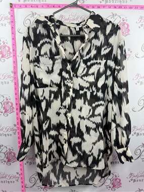 Reitmans shirt Black and cream White Print Long Sleeve Blouse button up
